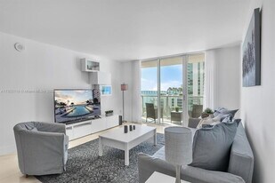 1155 Brickell Bay Dr in Miami, FL - Building Photo