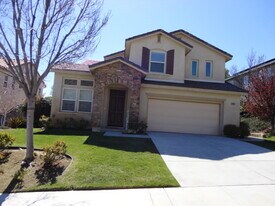 28052 Hayward Dr in Castaic, CA - Building Photo