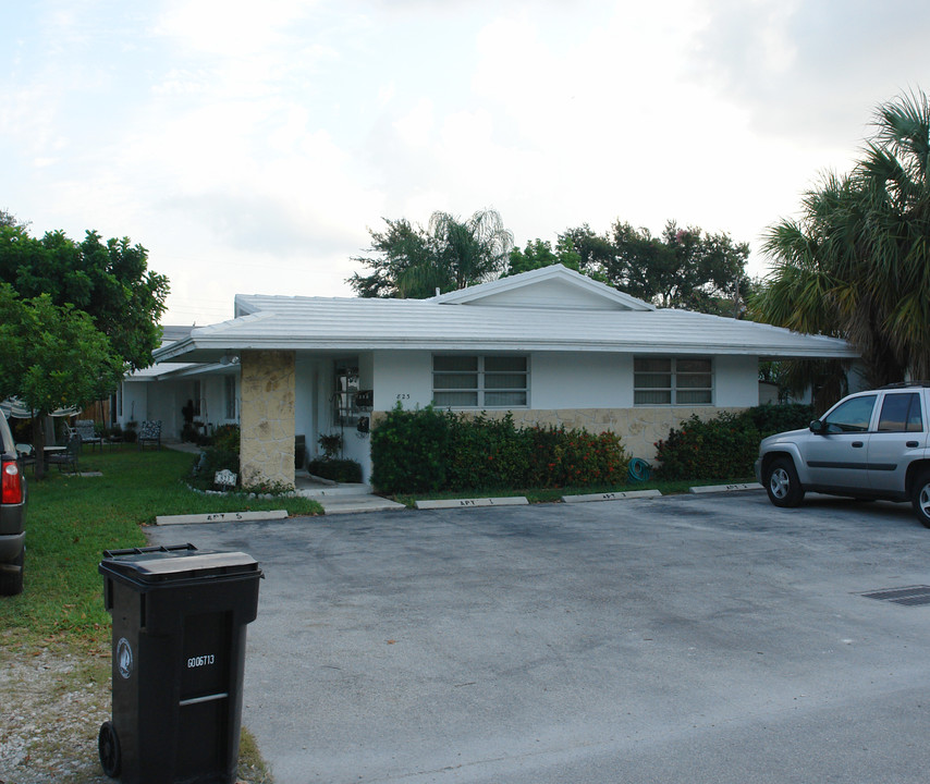 823 SE 14th St in Fort Lauderdale, FL - Building Photo