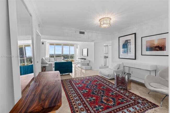 21055 Yacht Club Dr in Aventura, FL - Foto de edificio - Building Photo