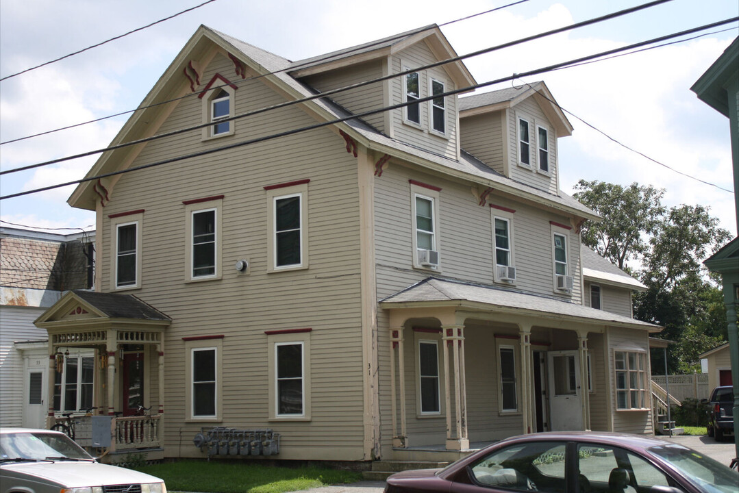 31 Loomis St, Unit 5 in Burlington, VT - Building Photo