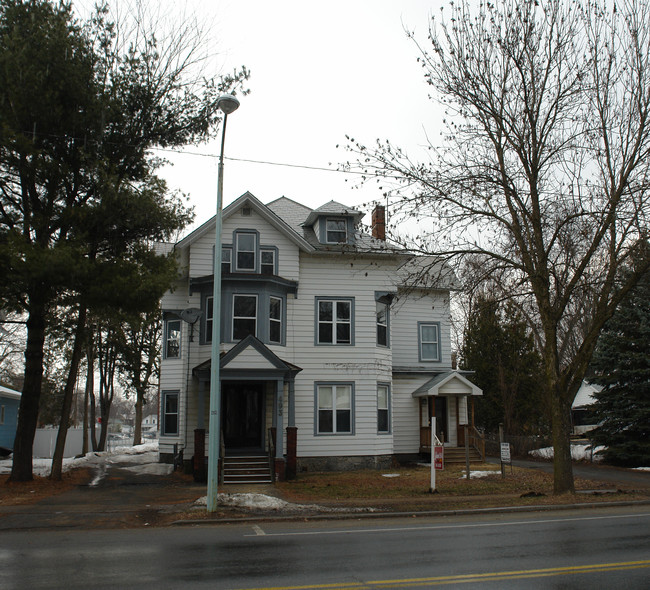 493 Glen St in Glens Falls, NY - Building Photo - Building Photo