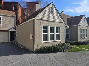 1218 Bellevue Ave in Burlingame, CA - Building Photo - Building Photo
