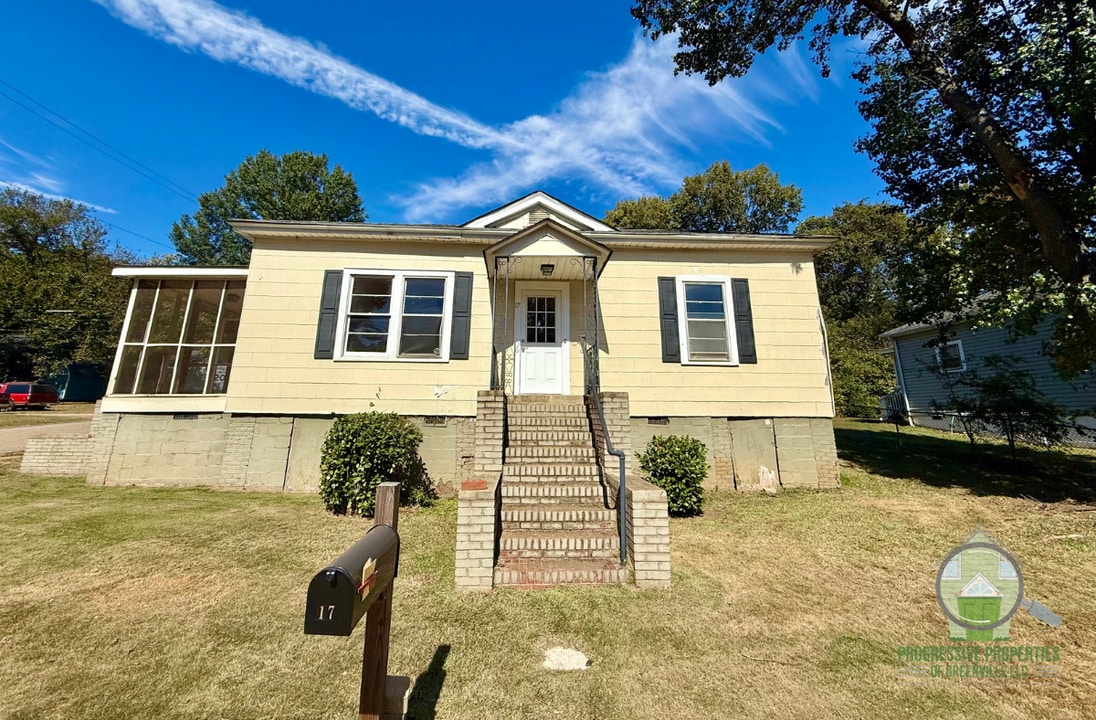 17 11th St in Greenville, SC - Foto de edificio