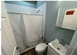 15 Harold St, Unit 2 in Somerville, MA - Foto de edificio - Building Photo