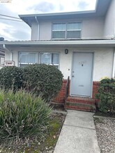 3320 Barrett Ave in Richmond, CA - Building Photo - Building Photo
