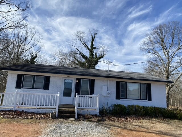 1463 Beacon Light Rd in Hartwell, GA - Building Photo