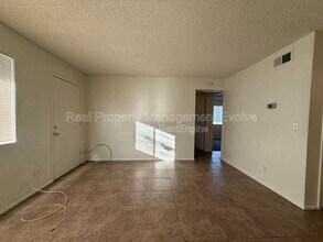 1905 N Center St in Mesa, AZ - Building Photo - Building Photo