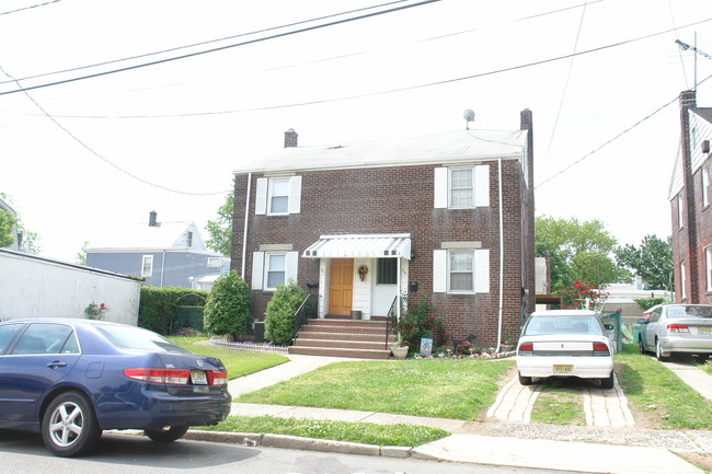 295-297 Paderewski Ave in Perth Amboy, NJ - Building Photo - Building Photo