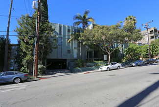 929 Larrabee Apartments in West Hollywood, CA - Building Photo - Building Photo