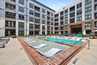 2121 Edwards St in Houston, TX - Building Photo - Building Photo