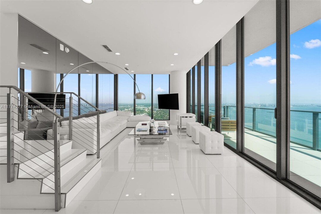 3131 NE 7th Ave, Unit UPH5303 in Miami, FL - Building Photo