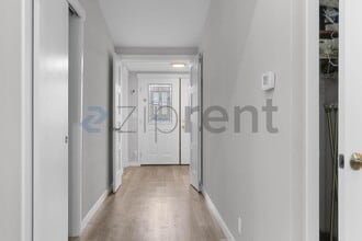 1020 151st Ave SE in Bellevue, WA - Building Photo - Building Photo