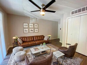 1840 Burton Dr in Austin, TX - Building Photo - Building Photo