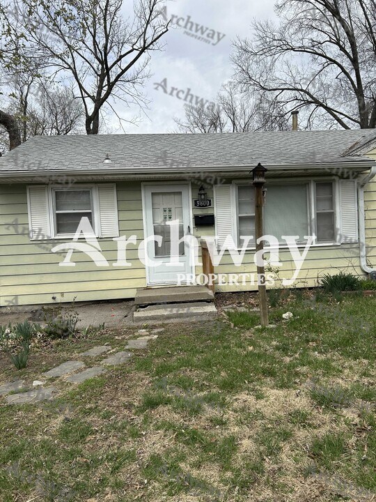 5600 E 100 Terrace in Kansas City, MO - Building Photo