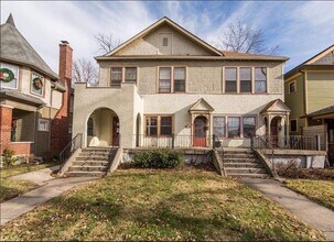 783 Woodruff Pl E Dr in Indianapolis, IN - Foto de edificio - Building Photo