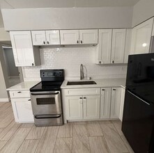 2475 18th Ave S in St. Petersburg, FL - Building Photo - Building Photo