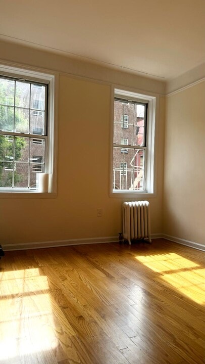 117 W 13th St in New York, NY - Building Photo