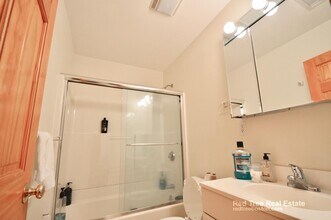 1802 Beacon St, Unit 8 in Brookline, MA - Building Photo - Building Photo