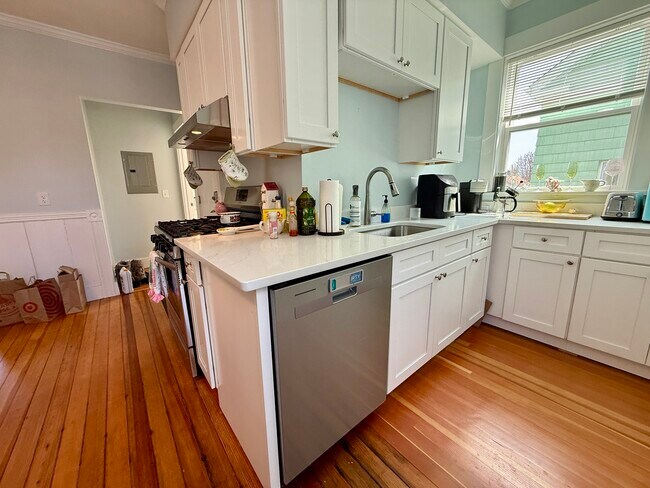 17 Amy St, Unit 1 in Providence, RI - Building Photo - Building Photo