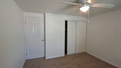 33305 Ryan Dr, Unit 147 in Leesburg, FL - Foto de edificio - Building Photo