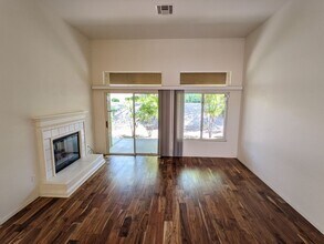 9361 Fresh Spring Dr in Las Vegas, NV - Building Photo - Building Photo