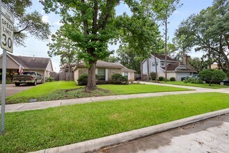 611 Muirwood Ln in Sugar Land, TX - Building Photo - Building Photo