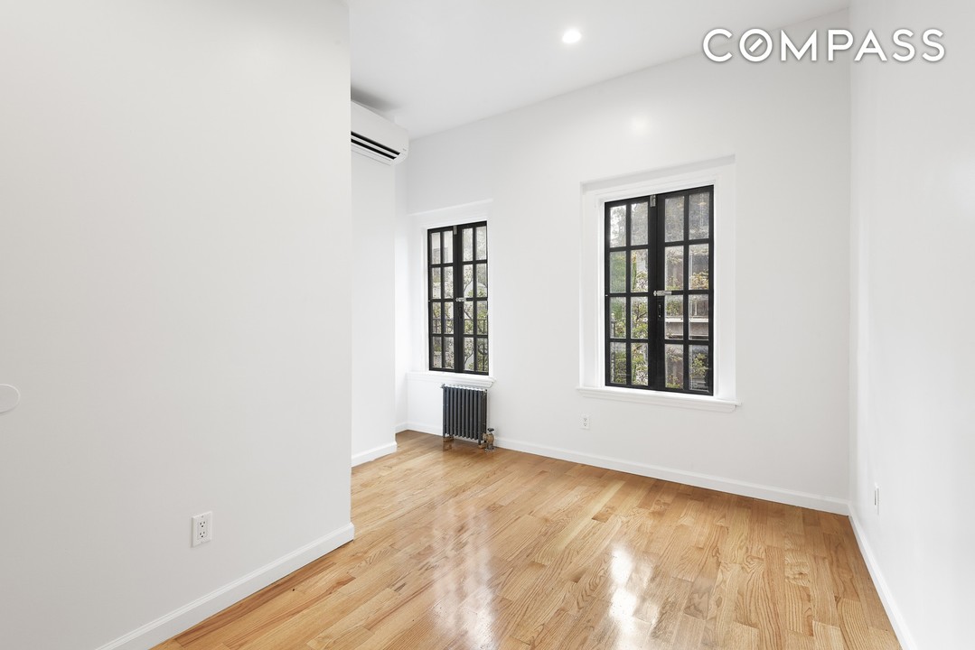 13 Christopher St-Unit -3-FS in New York, NY - Building Photo