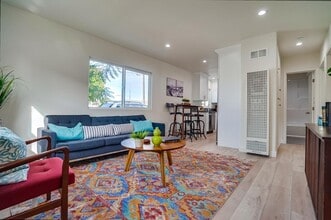 2212 E 15th St in Long Beach, CA - Foto de edificio - Interior Photo