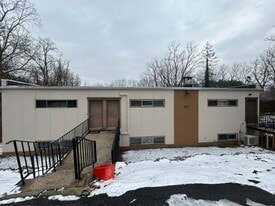 101 Grandview Rd in State College, PA - Building Photo