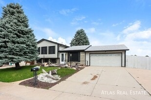 15995 E Iliff Pl in Aurora, CO - Building Photo