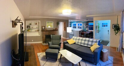 5023 NE Sumner St in Portland, OR - Foto de edificio - Building Photo