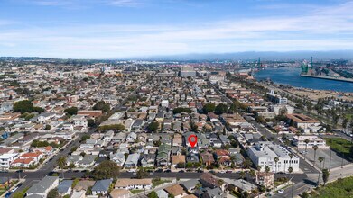 242 W 17th St, Unit 17th St in San Pedro, CA - Foto de edificio - Building Photo