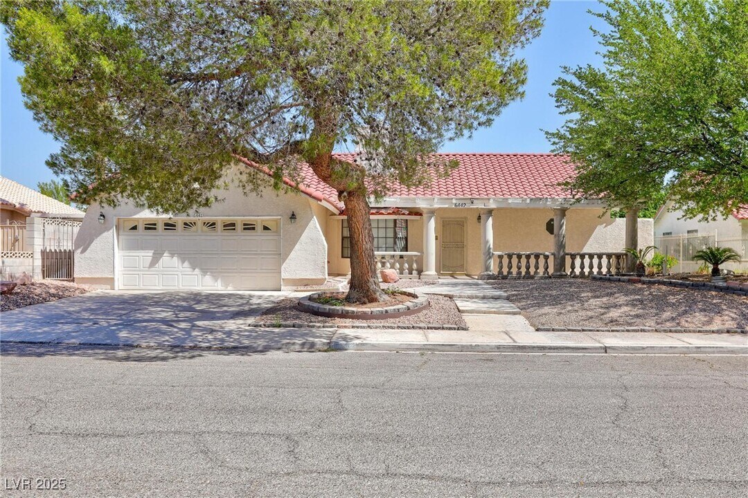 6442 W Mesa Vista Ave in Las Vegas, NV - Building Photo