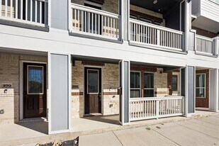 266 Harris St in Lewisville, TX - Building Photo