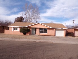 128 E Yucca Ave in Clovis, NM - Building Photo
