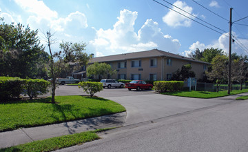 Forest Lane Apartments in Pinellas Park, FL - Building Photo - Building Photo