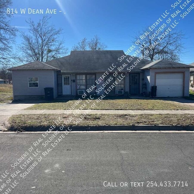 property at 814 W Dean Ave