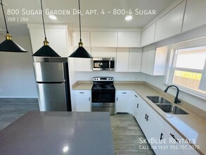 800 Sugar Gdn Dr in Pharr, TX - Building Photo - Building Photo