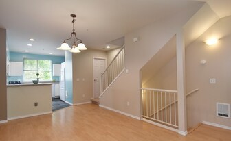 16125 Juanita Woodinville Way NE, Unit 2002 in Bothell, WA - Building Photo