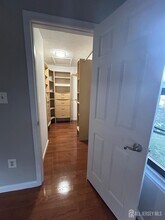 40 Crabapple Ln in Franklin Township, NJ - Foto de edificio - Building Photo