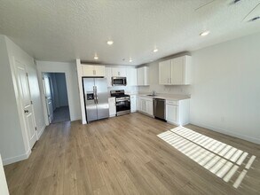 231 N Halford Ave in Santaquin, UT - Building Photo - Building Photo