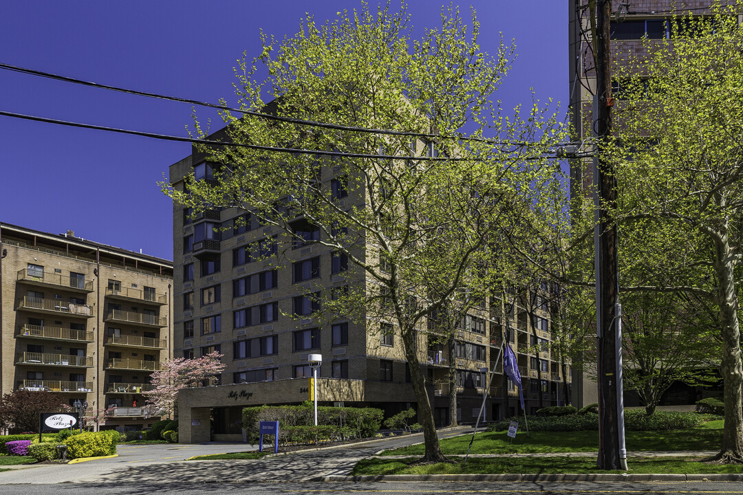 Ritz Plaza in Hackensack, NJ - Foto de edificio