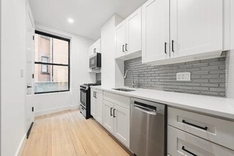 425 Amsterdam Ave, Unit 2SA in New York, NY - Foto de edificio - Building Photo