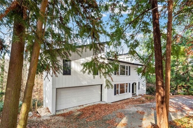 2710 Margaret Mitchell Dr NW in Atlanta, GA - Building Photo - Building Photo