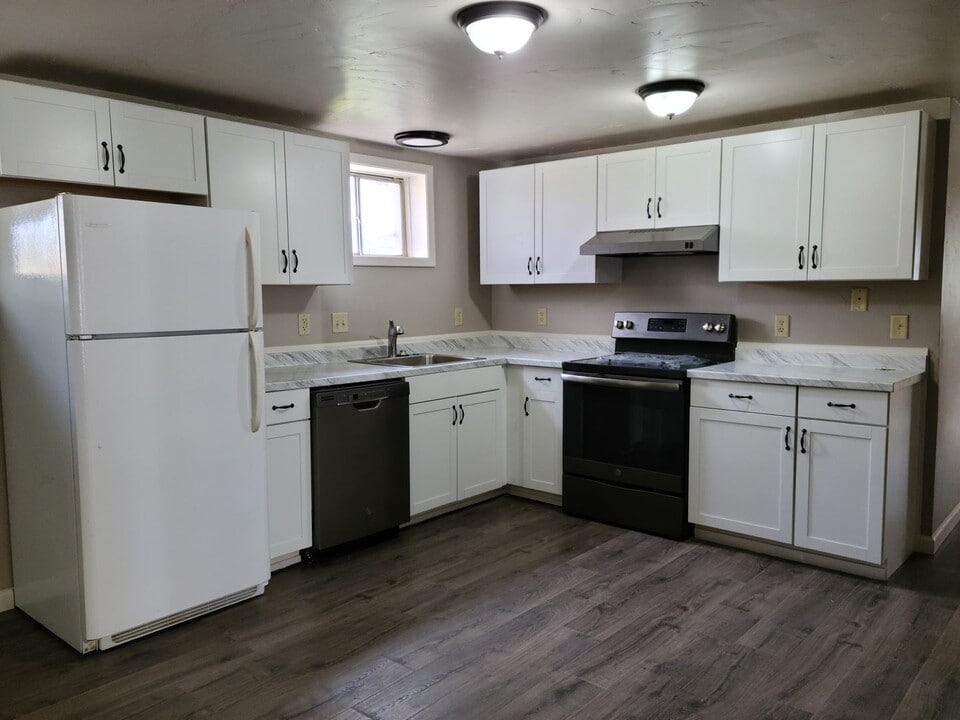 304 S 13th Ave in Bozeman, MT - Building Photo