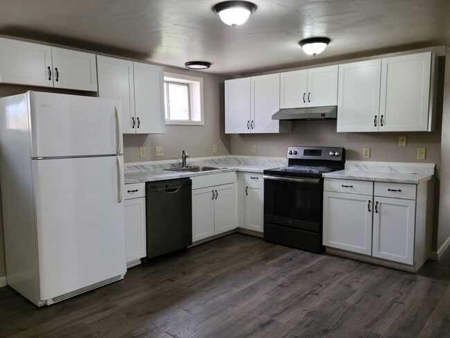 property at 304 S 13th Ave