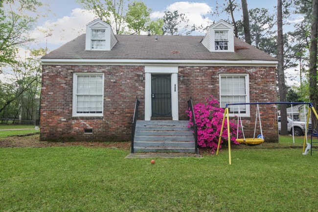 property at 408 Northside Cir