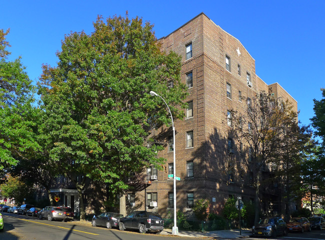 4115-15 50th Ave in Sunnyside, NY - Foto de edificio - Building Photo