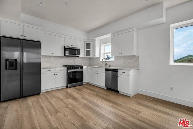 4701 Saturn St in Los Angeles, CA - Building Photo - Building Photo